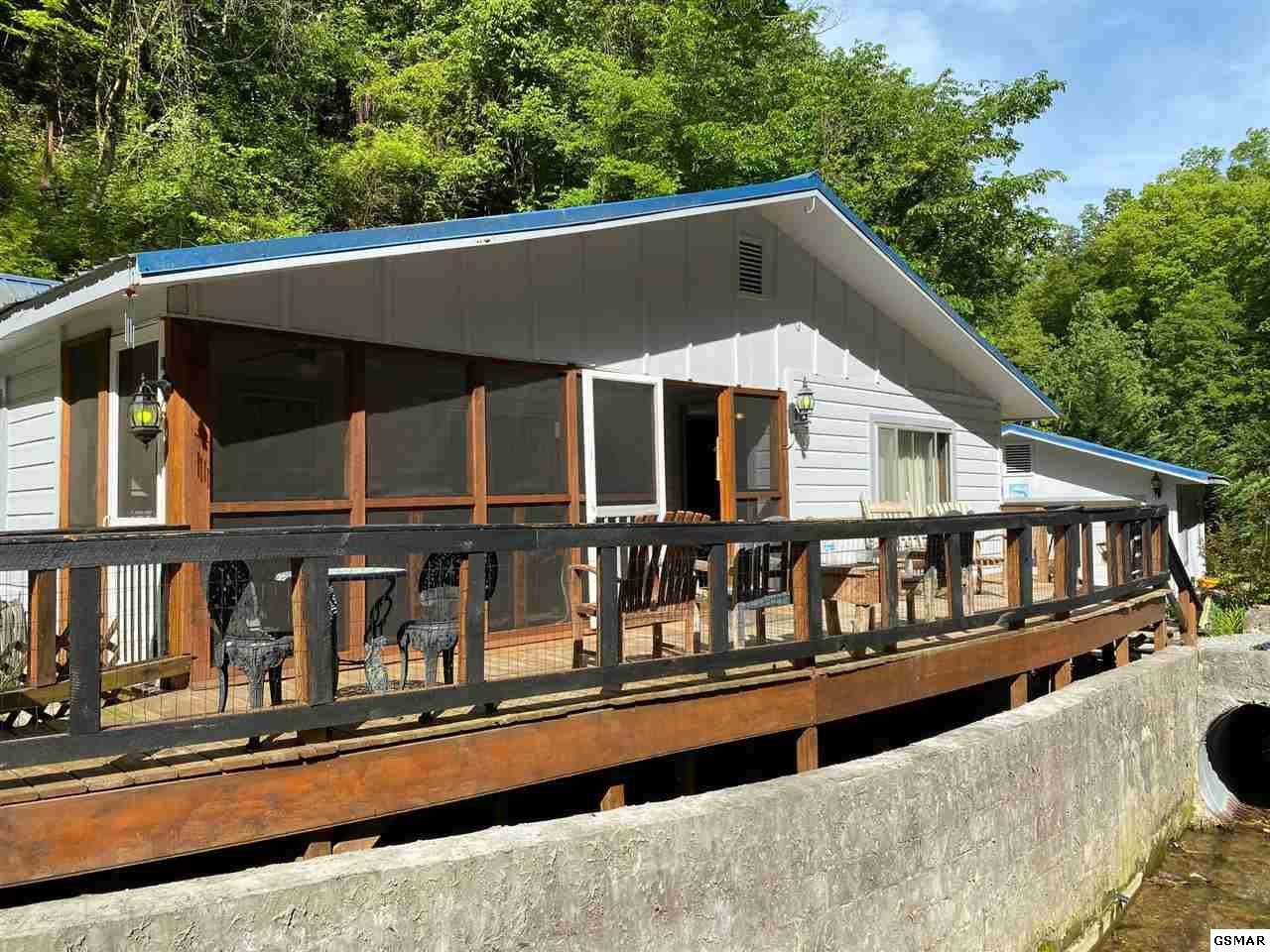 424 King Branch Road Sevierville, TN 37876 - Photo 2 of 13