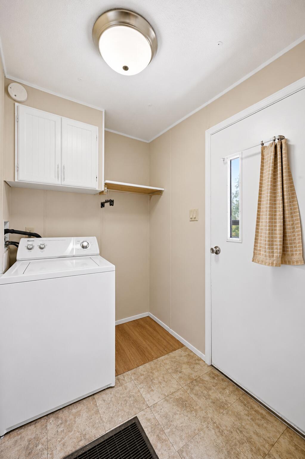7609 Mahan Gap Road Ooltewah, TN 37363 - Photo 13 of 19 laundry room cleaned up to use