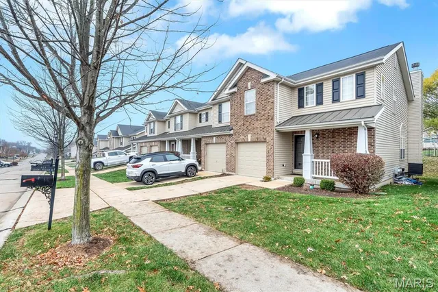 $285,000 | 623 Country Village Drive, Lake St. Louis, MO 63367