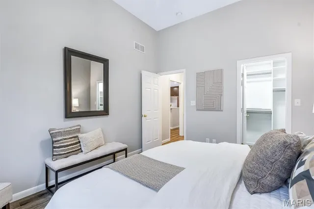 $285,000 | 623 Country Village Drive, Lake St. Louis, MO 63367