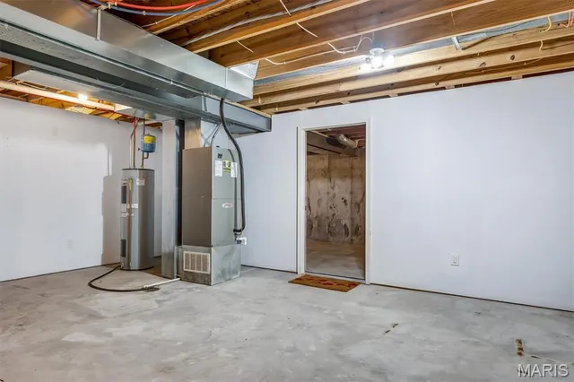 $285,000 | 623 Country Village Drive, Lake St. Louis, MO 63367