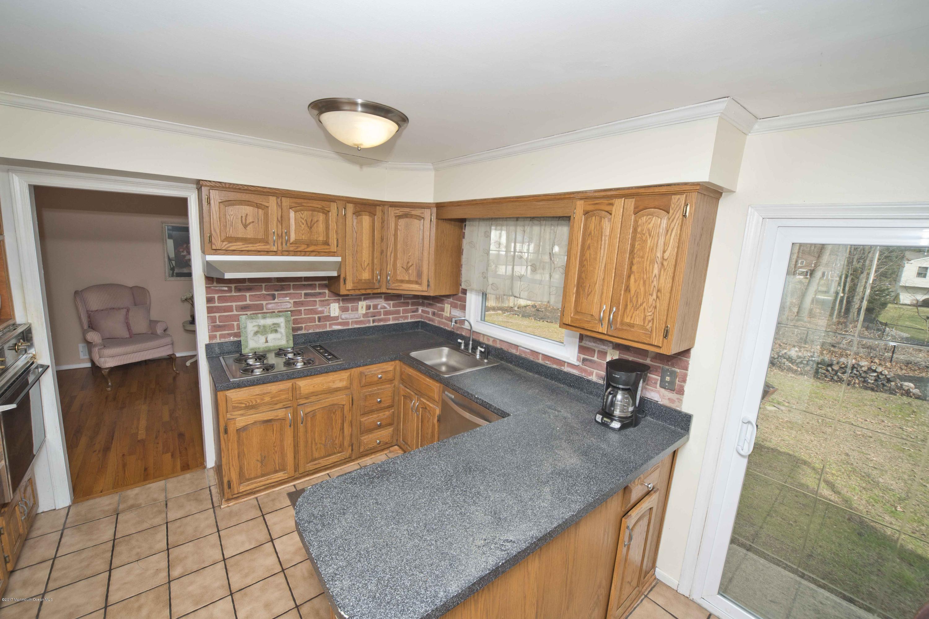 18 Becket Road Manalapan, NJ 07726 - Photo 11 of 61 Kitchen