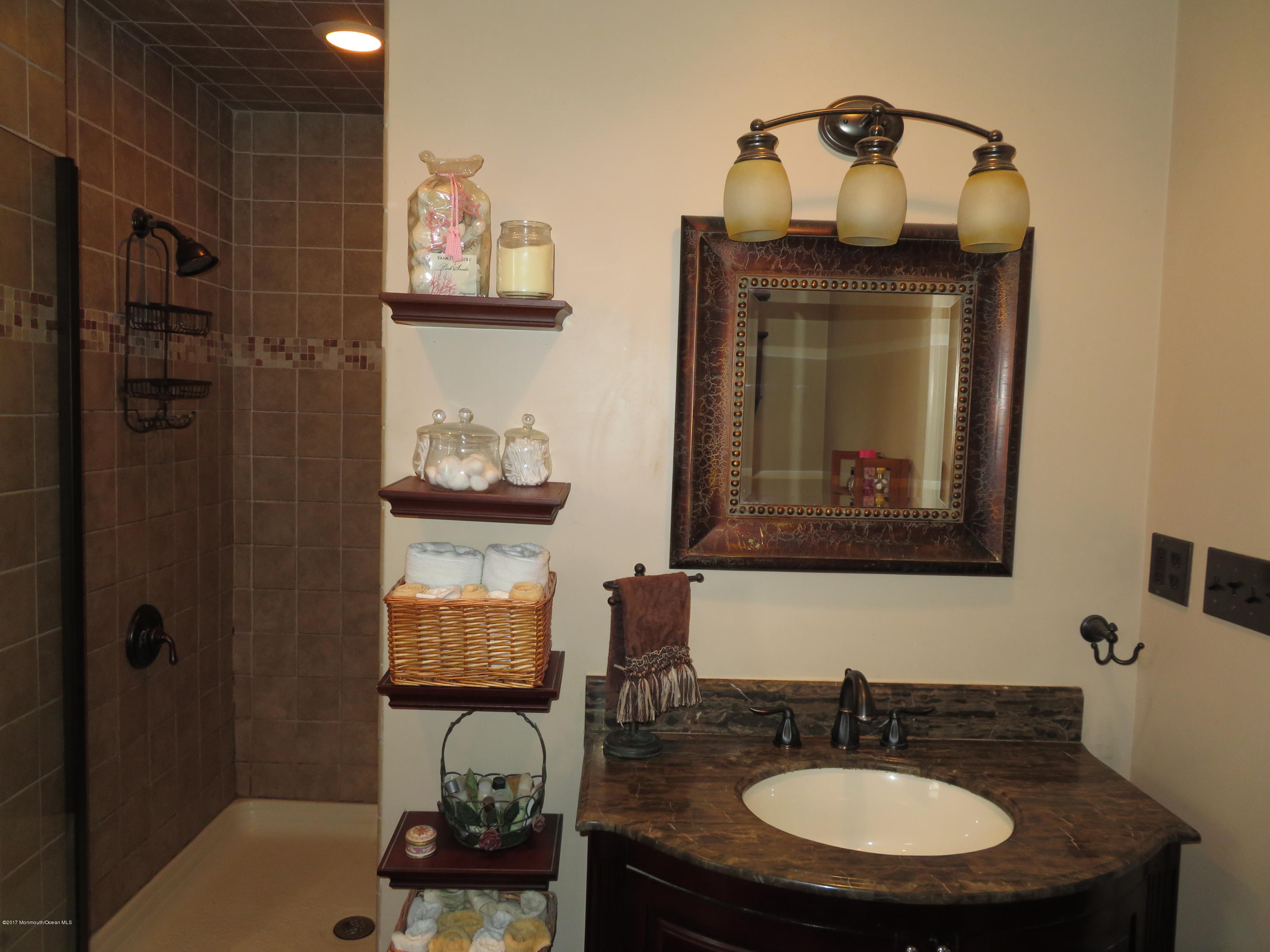 18 Becket Road Manalapan, NJ 07726 - Photo 17 of 61 Master EnSuite