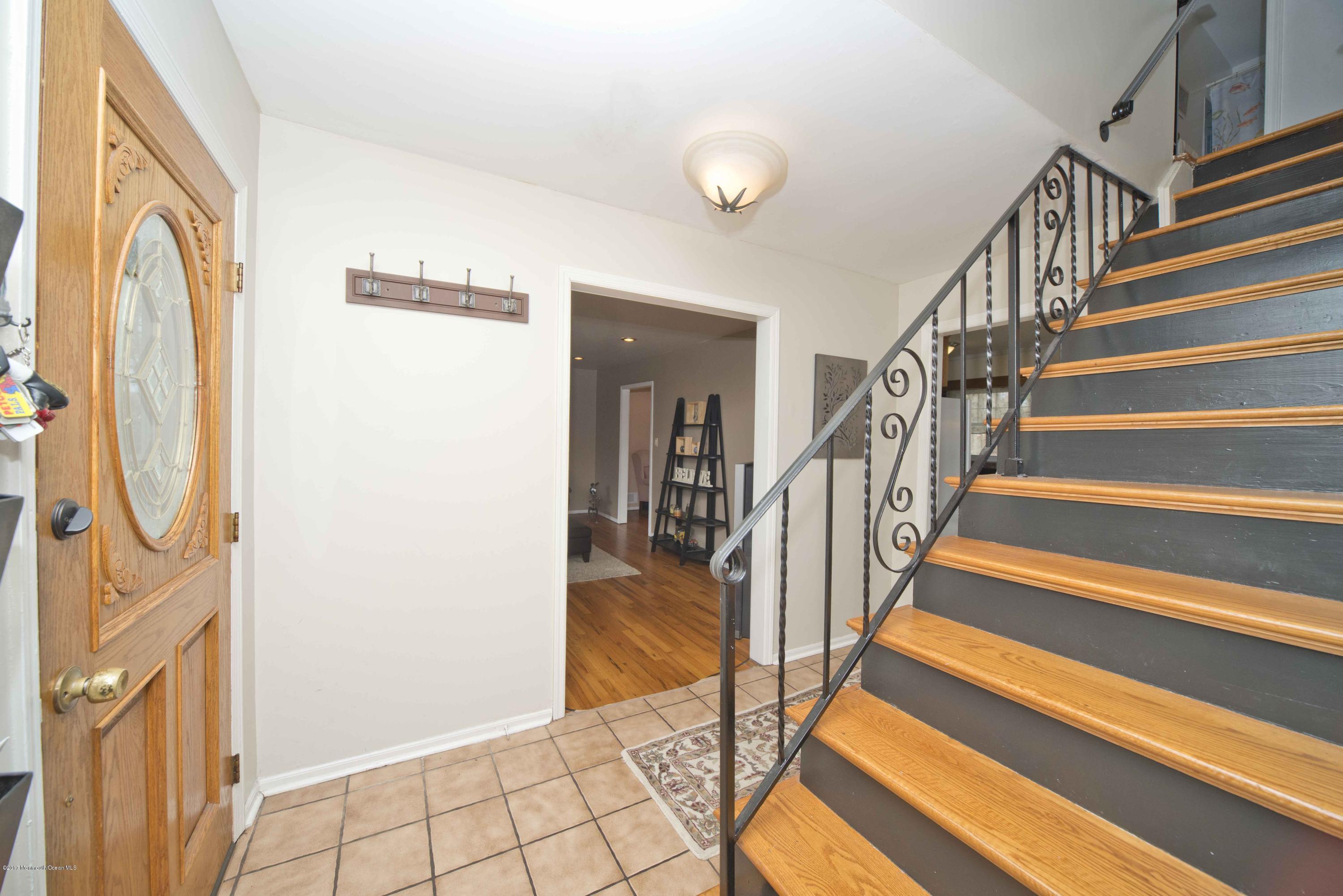 18 Becket Road Manalapan, NJ 07726 - Photo 6 of 61 Foyer