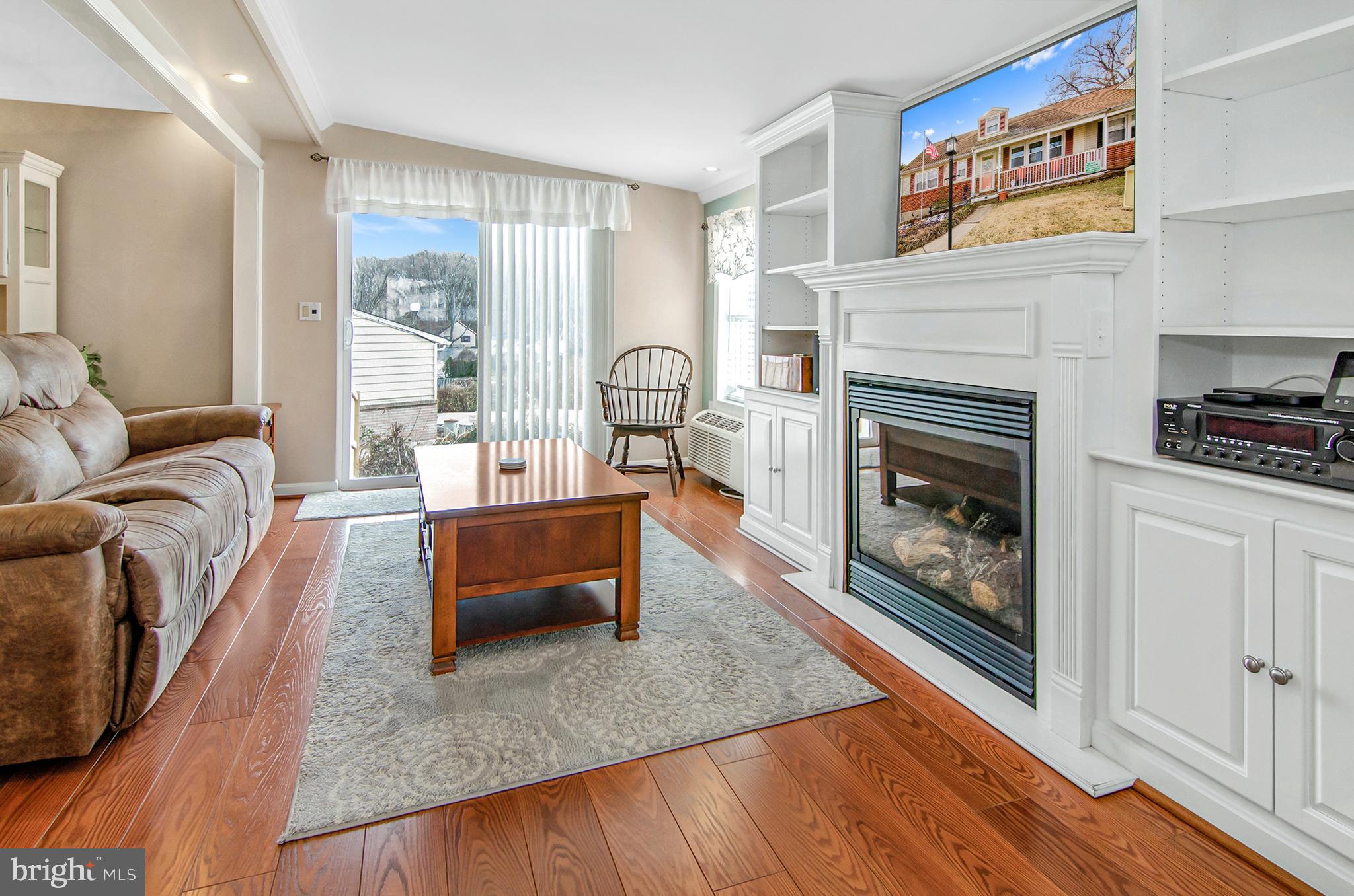 8410 Hallmark Circle Baltimore, MD 21234 - Photo 12 of 37 First Floor Family Room