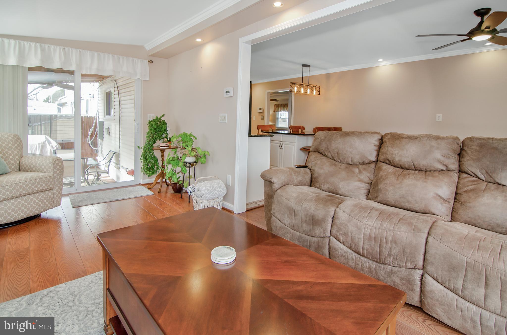 8410 Hallmark Circle Baltimore, MD 21234 - Photo 14 of 37 Family Room