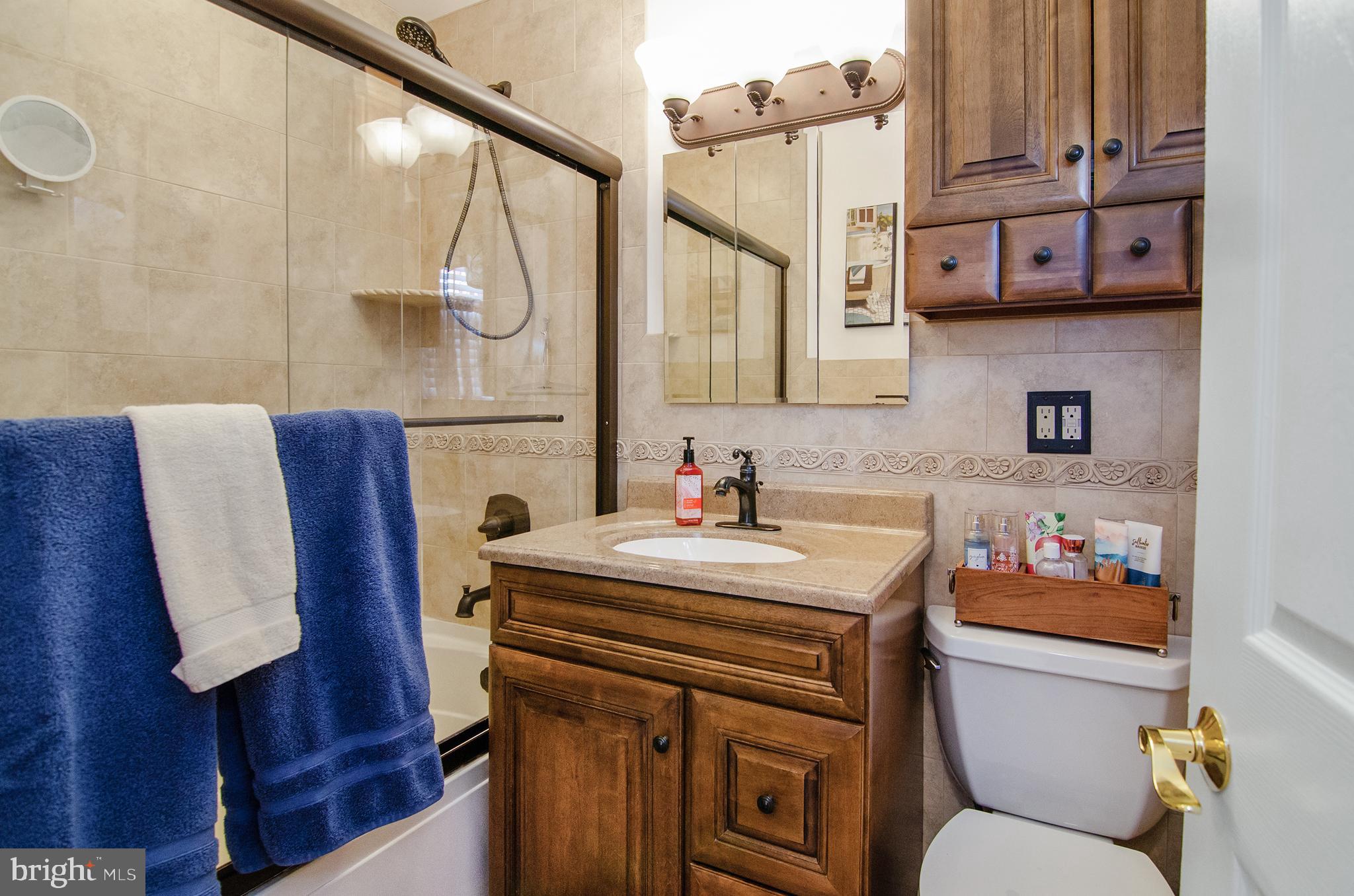 8410 Hallmark Circle Baltimore, MD 21234 - Photo 18 of 37 Primary Bathroom