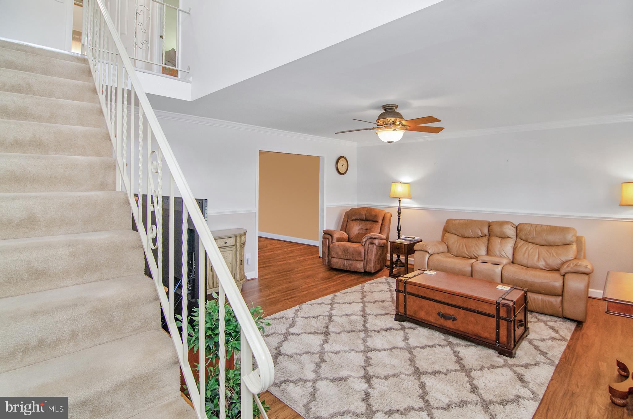 8410 Hallmark Circle Baltimore, MD 21234 - Photo 4 of 37 Entry Foyer