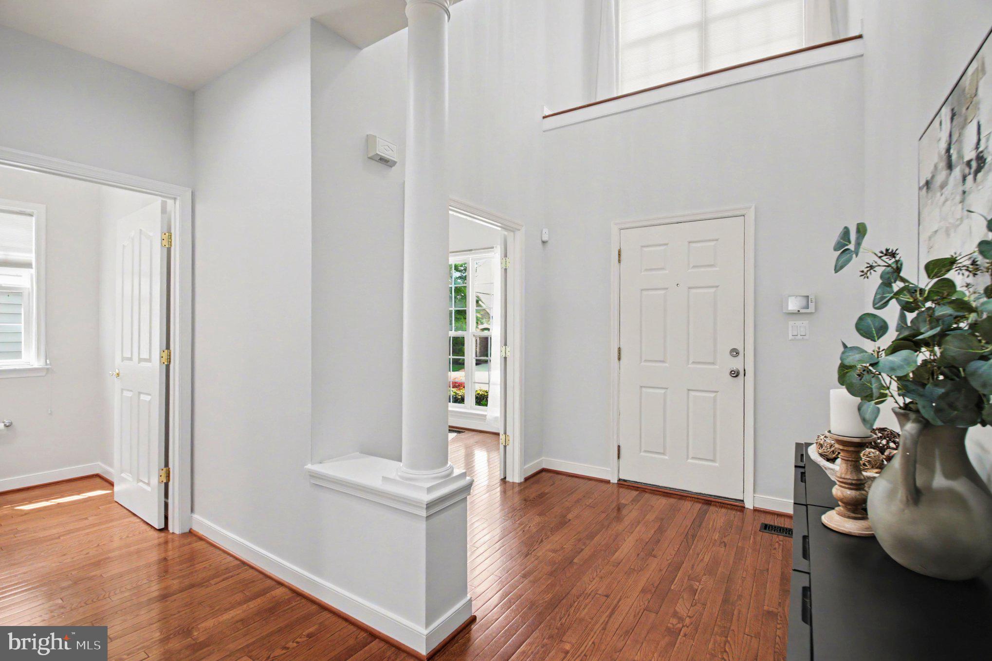 13191 Triple Crown Loop Gainesville, VA 20155 - Photo 2 of 47 Foyer