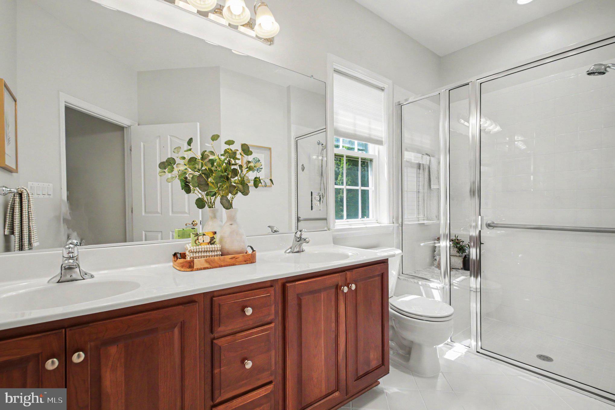 13191 Triple Crown Loop Gainesville, VA 20155 - Photo 22 of 47 Primary bath