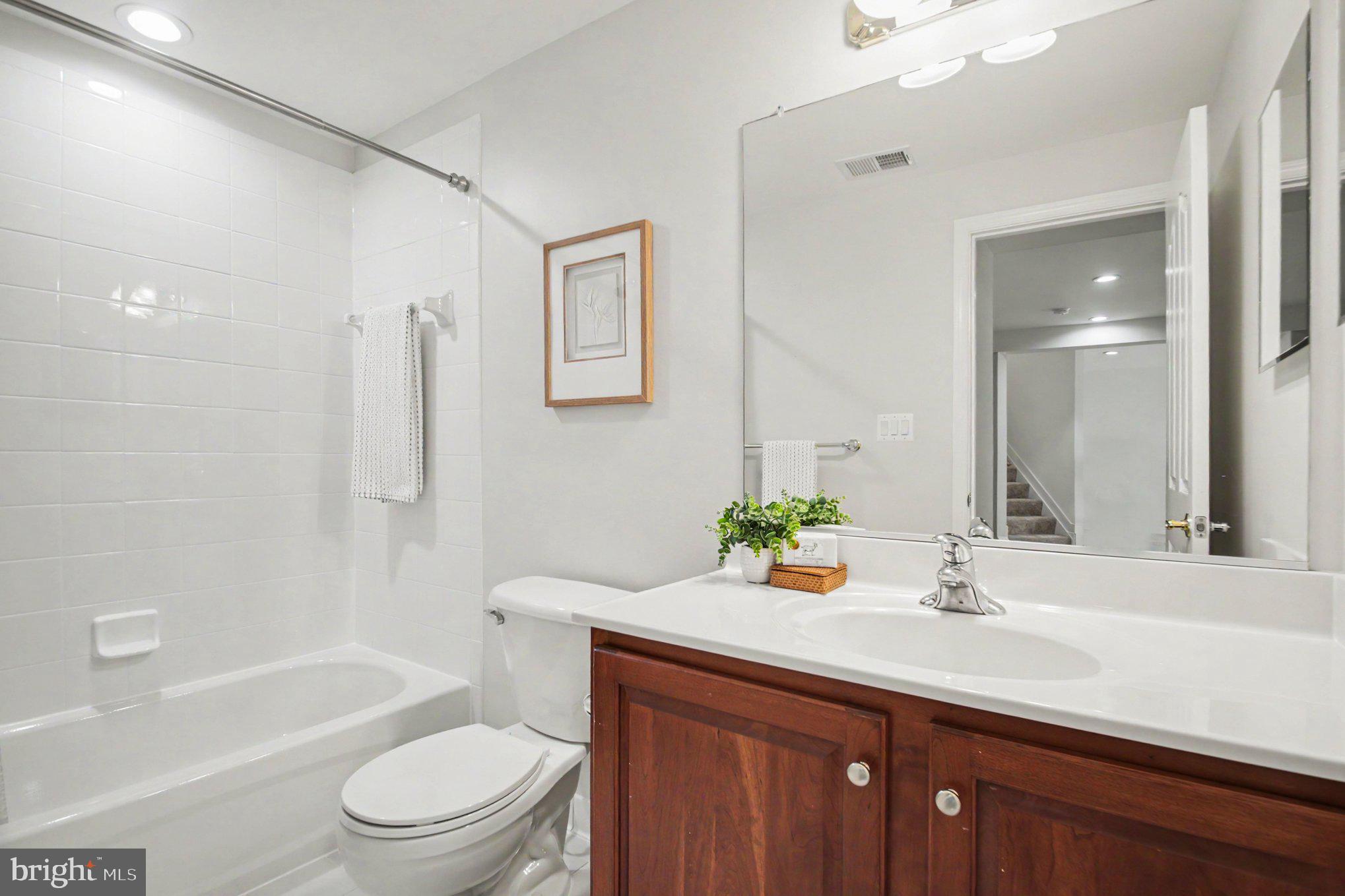 13191 Triple Crown Loop Gainesville, VA 20155 - Photo 33 of 47 Lower bath