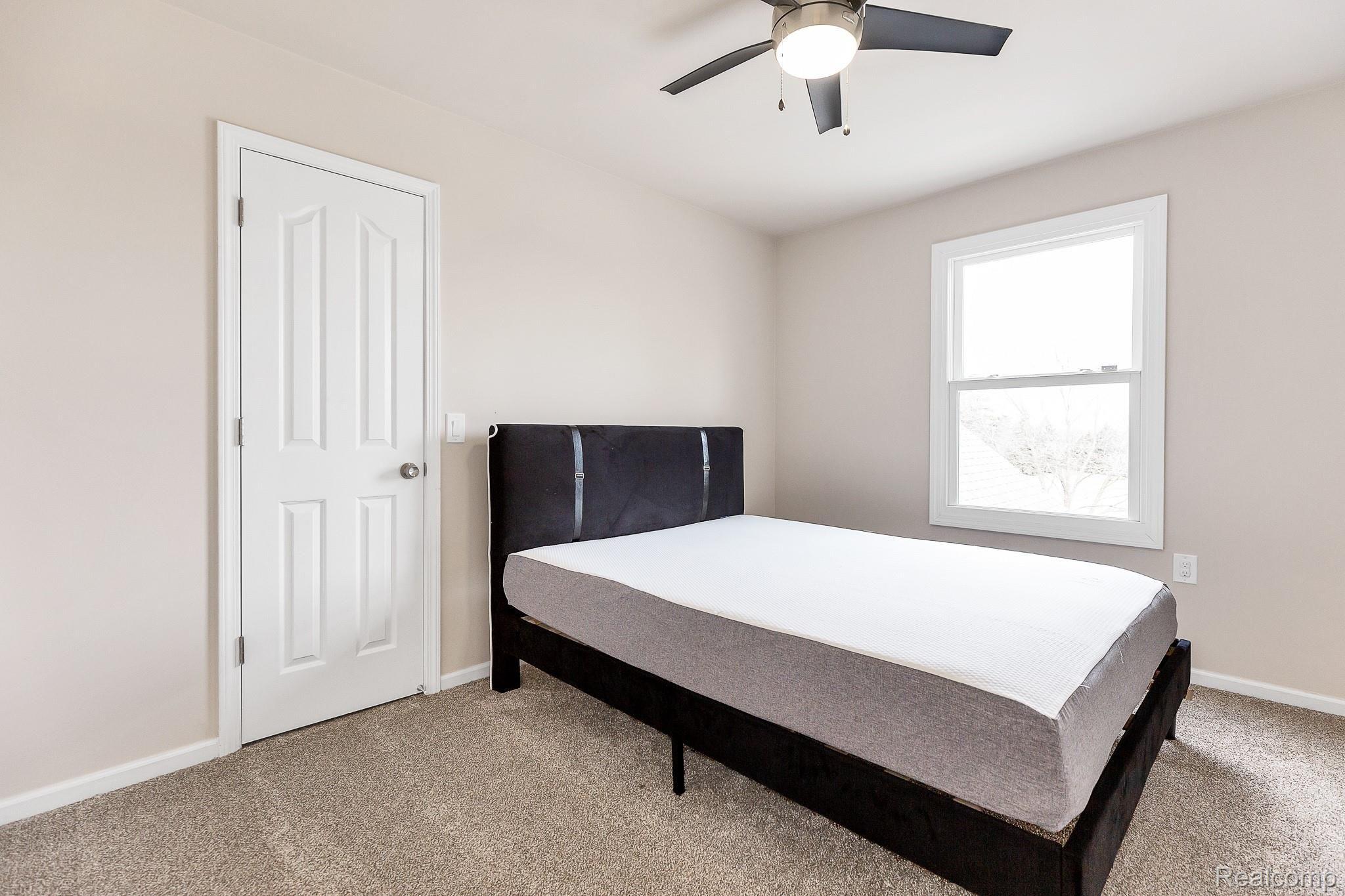 653 Wyngate Drive Rochester, MI 48307 - Photo 24 of 48 32.jpg