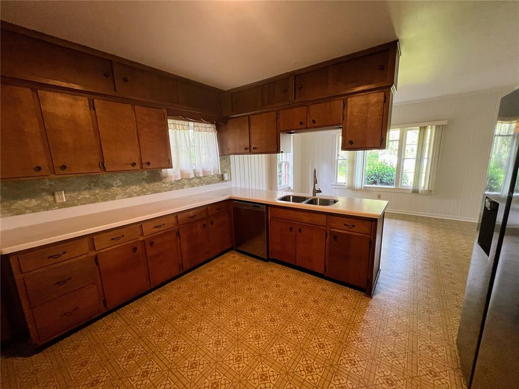 16902 Crawley Road Odessa, FL 33556 - Photo 10 of 29