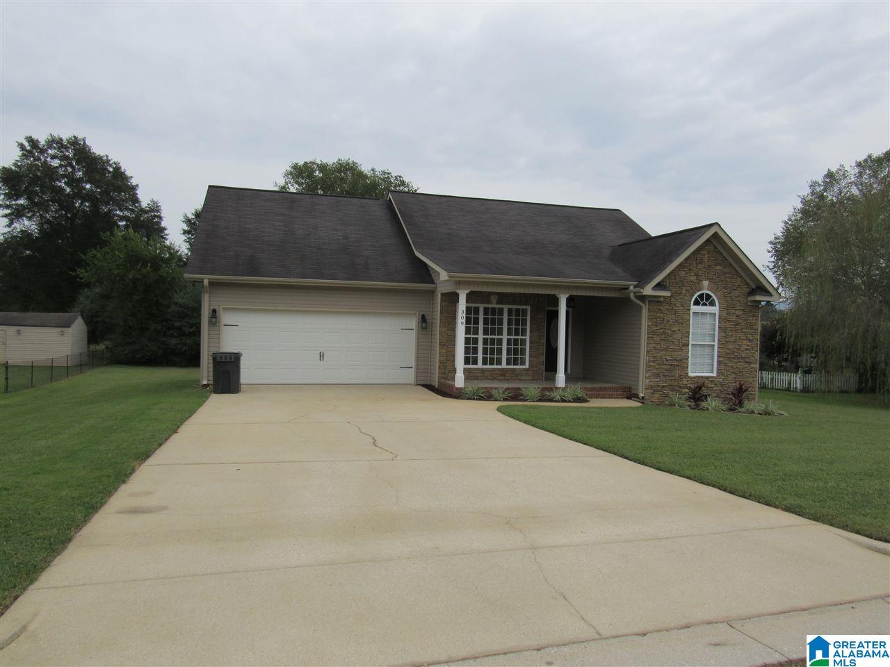 309 Waterford Way Jacksonville, AL 36265 - Photo 2 of 31