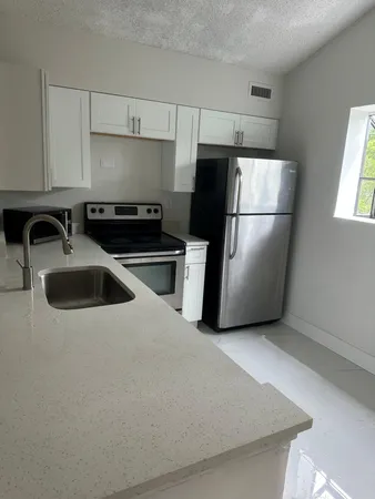 $2,200 | 610 Gardens Drive, Unit 203, Pompano Beach, FL 33069