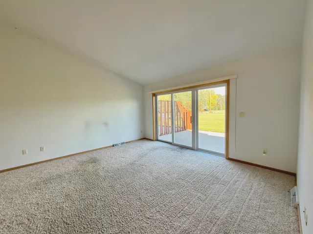 $214,980 | 586 North Wisconsin Street, Berlin, WI 54923