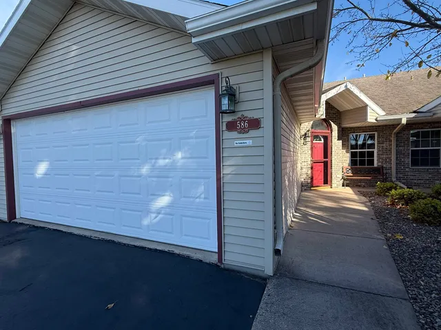 $214,980 | 586 North Wisconsin Street, Berlin, WI 54923