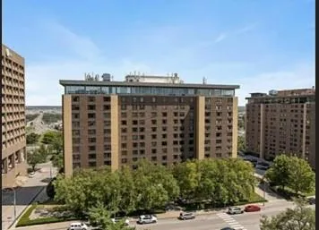 $1,300 | 600 East 8th Street, Kansas City, MO 64106