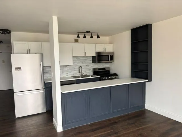 $1,300 | 600 East 8th Street, Kansas City, MO 64106