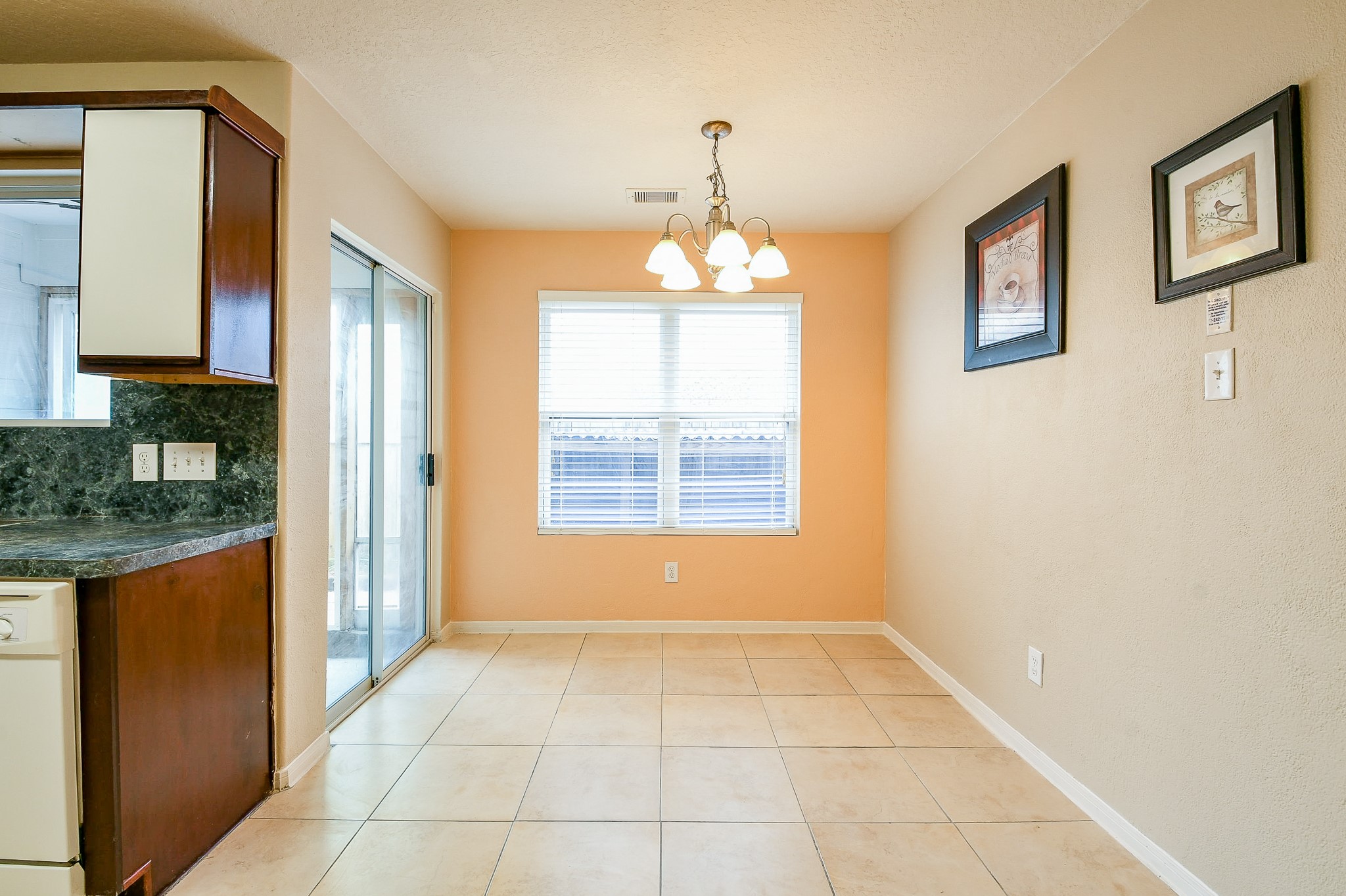 5818 Turmeric Drive Baytown, TX 77521 - Photo 25 of 50 a view of livingroom with chandelier