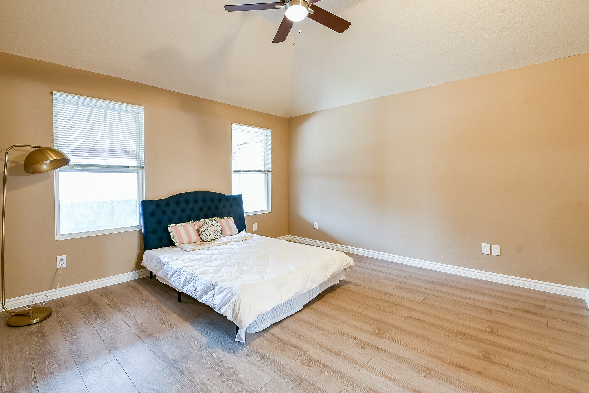 5818 Turmeric Drive Baytown, TX 77521 - Photo 32 of 50 a bedroom with a bed and window