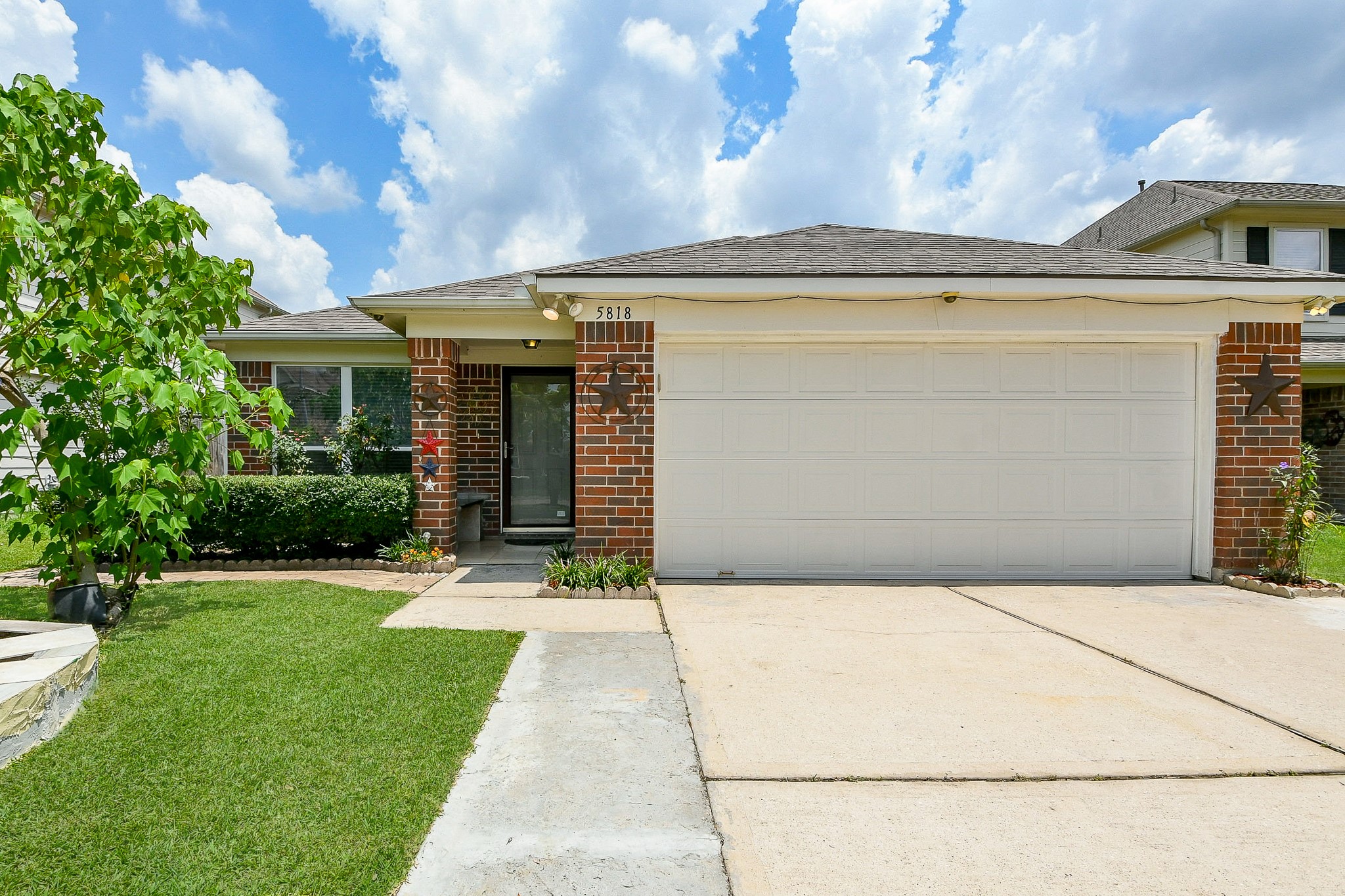 5818 Turmeric Drive Baytown, TX 77521 - Photo 4 of 50 a front view of house with yard