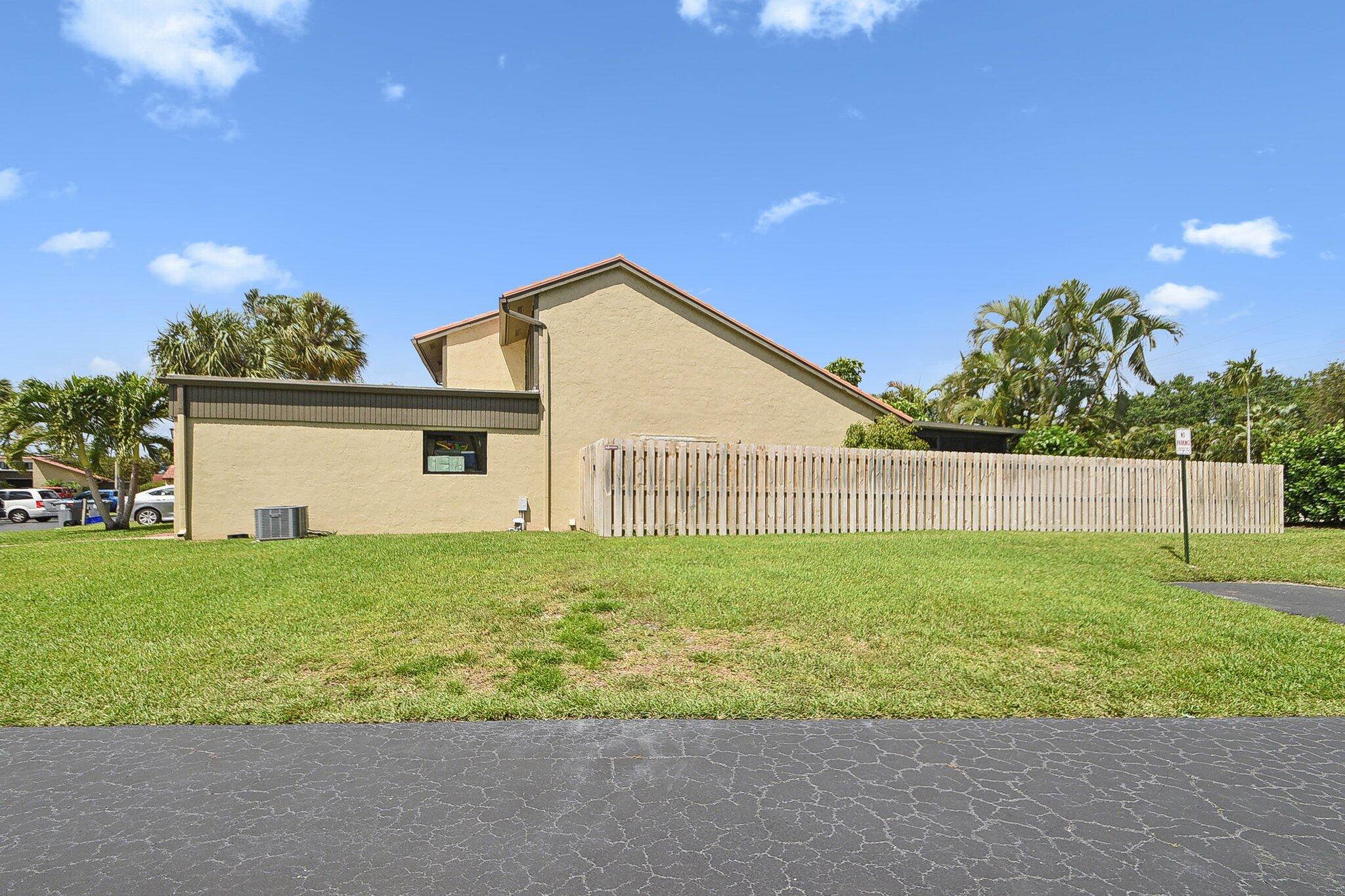11063 Oakdale Road Boynton Beach, FL 33437 - Photo 37 of 64 19-web-or-mls-DSC_0411
