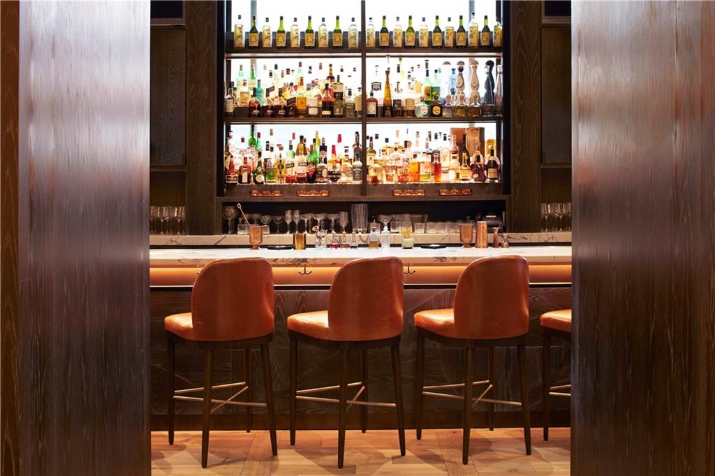 3376 Peachtree Road Northeast, Unit 35A Atlanta, GA 30326 - Photo 20 of 23 a room with wooden floor and outdoor seating