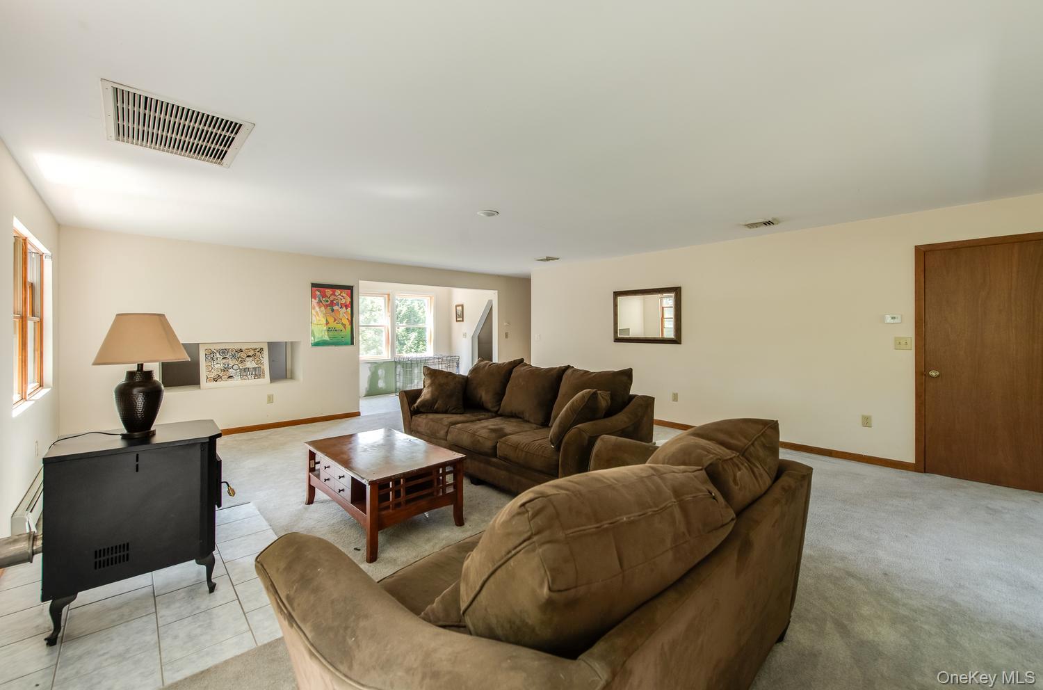 676-678 Oak Summit Road Millbrook, NY 12545 - Photo 34 of 46 Large living room