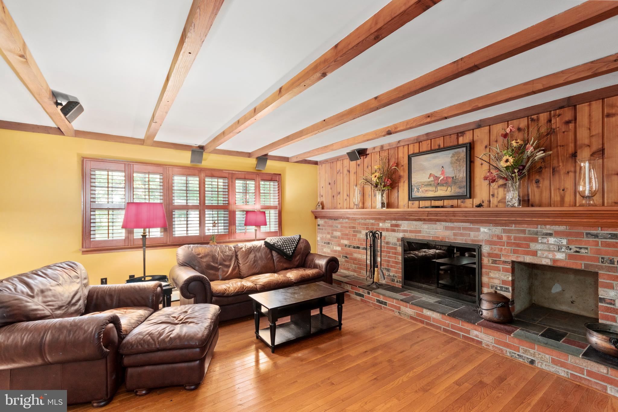 37 Hinchman Road Medford, NJ 08055 - Photo 12 of 27 Large and Cozy Gathering Room