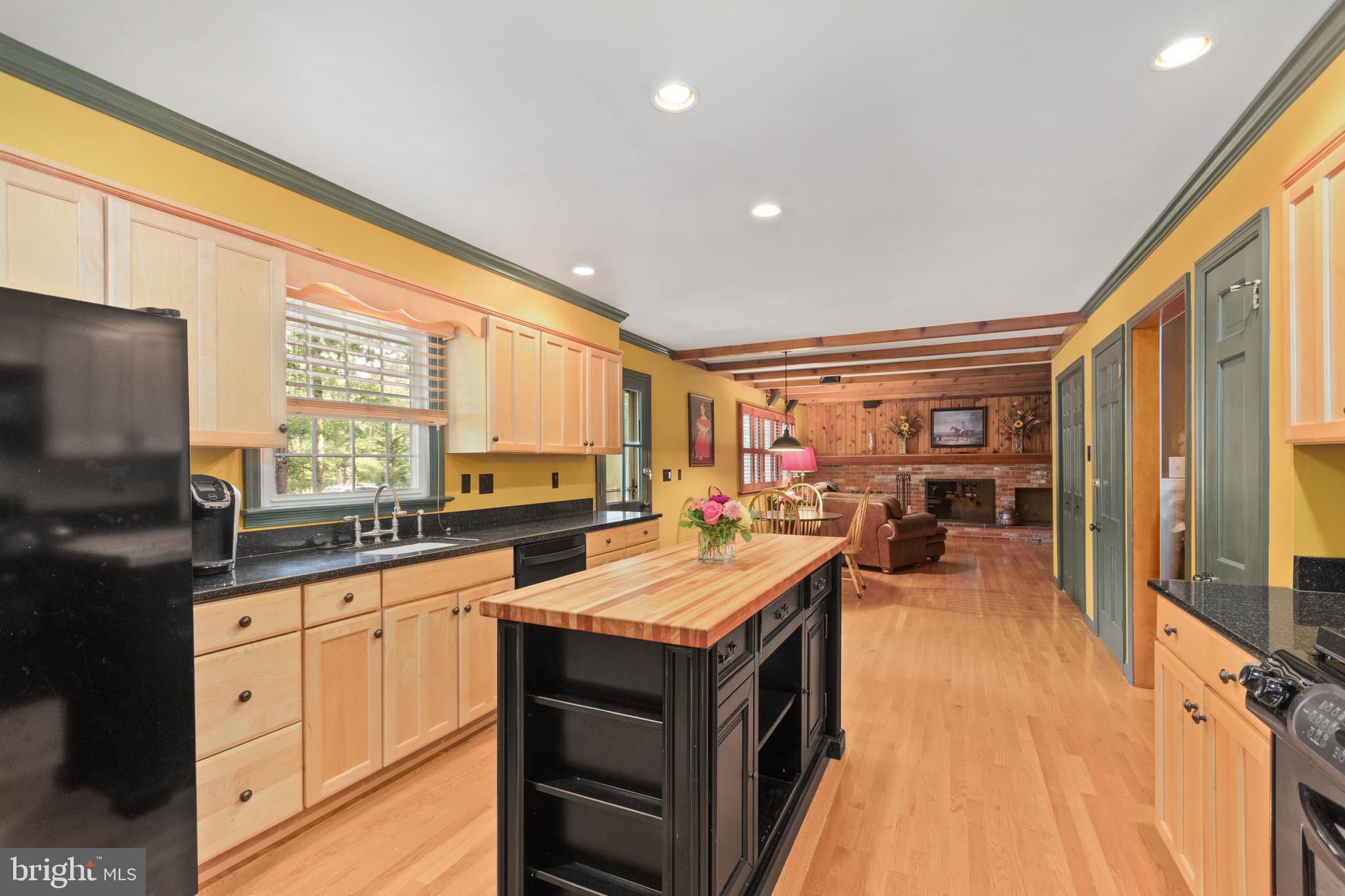 37 Hinchman Road Medford, NJ 08055 - Photo 7 of 27 Open Floor Plan Kitchen Opens to FR W/FP