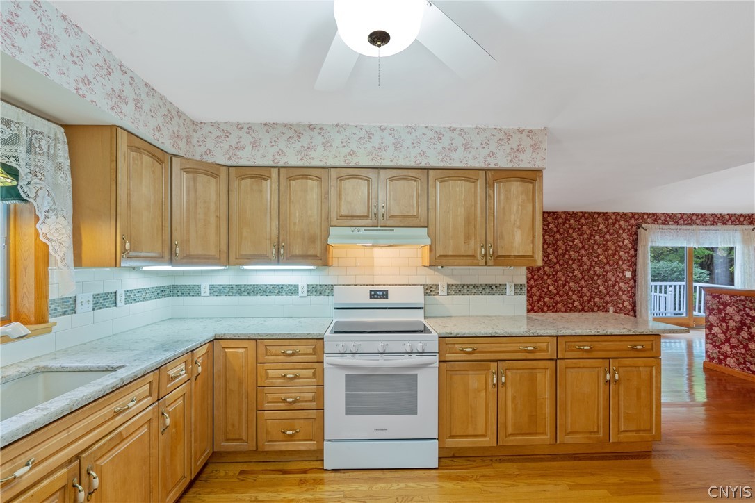 2352 Hunt Road Camillus, NY 13031 - Photo 19 of 43 Great Space for Cooking and Entertaining