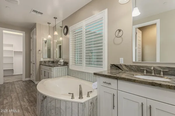 $1,399,000 | 3022 East Wildhorse Drive, Gilbert, AZ 85297