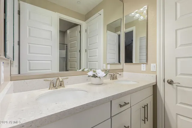 $1,474,000 | 3022 East Wildhorse Drive, Gilbert, AZ 85297