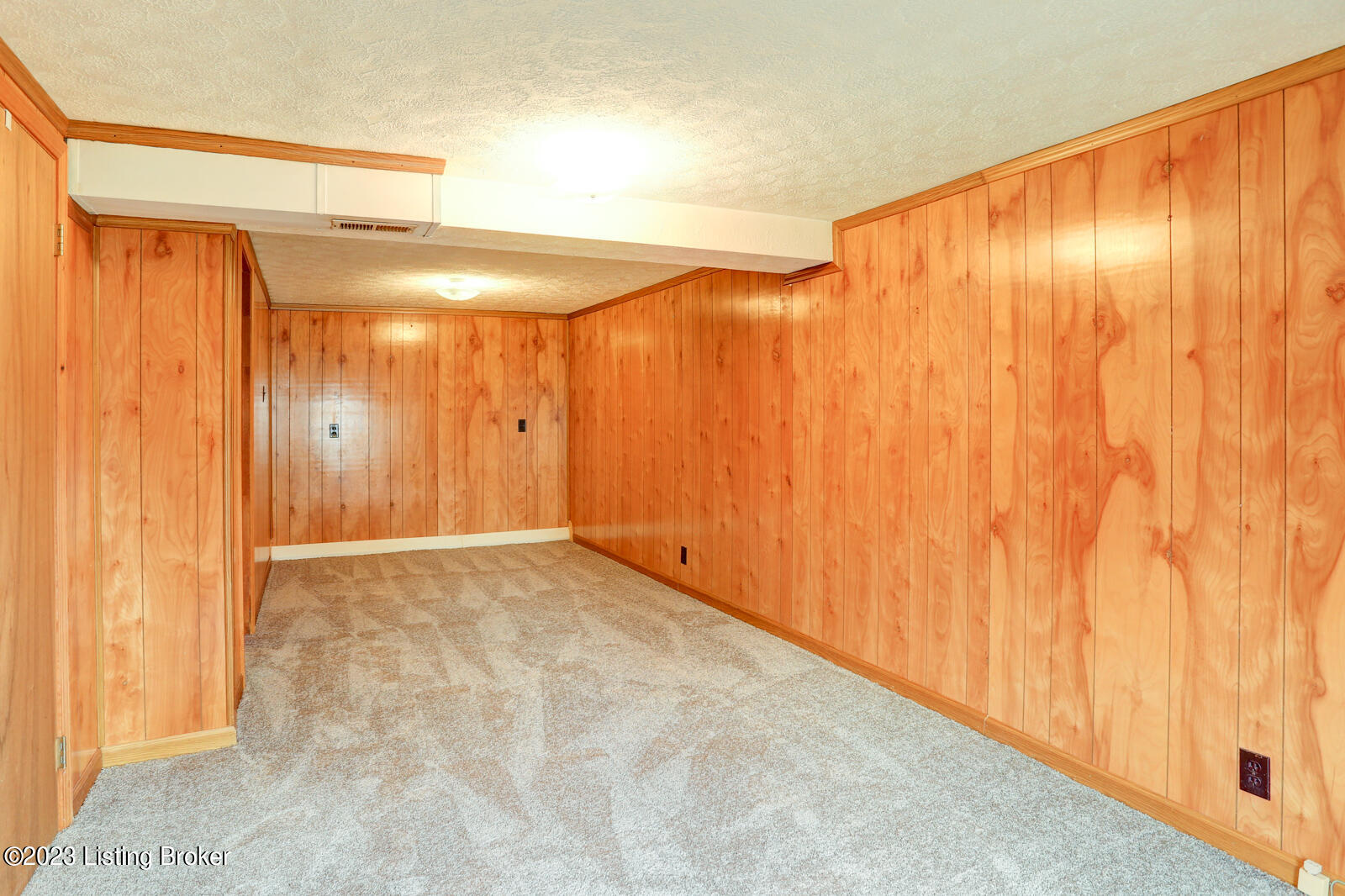 8221 Delido Road Louisville, KY 40219 - Photo 34 of 48 Delido00036