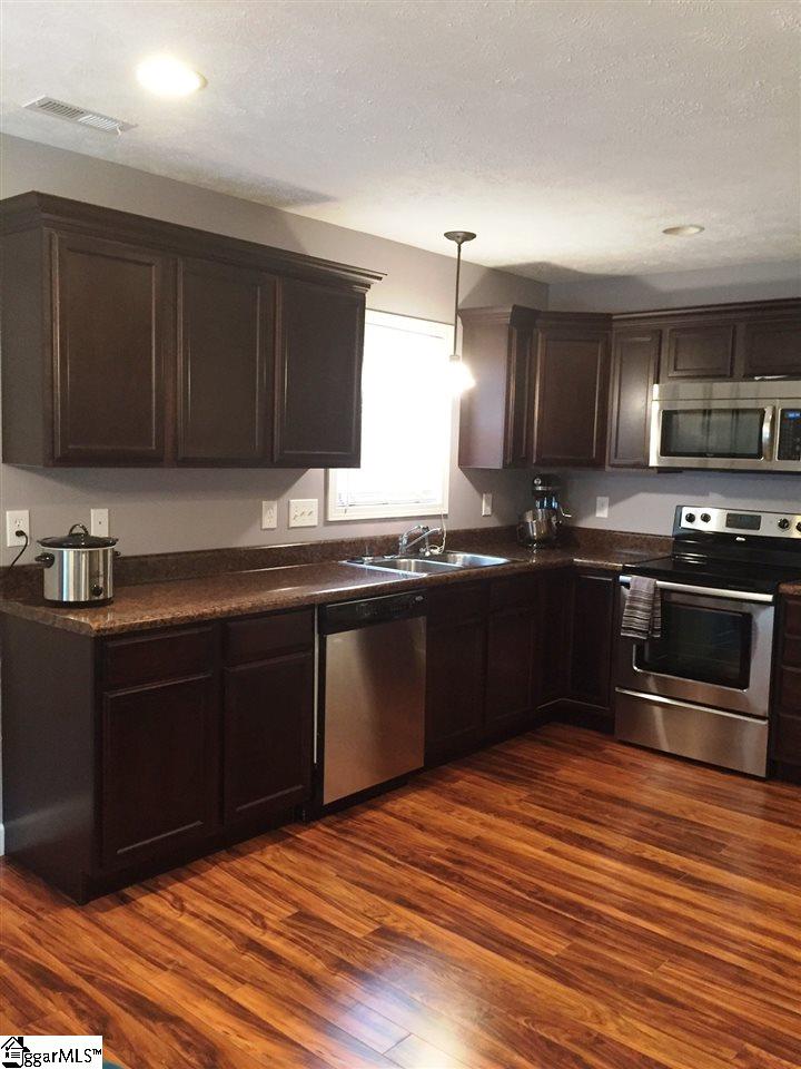 203 American Legion Road Greer, SC 29651 - Photo 3 of 10 Gallery Image 3