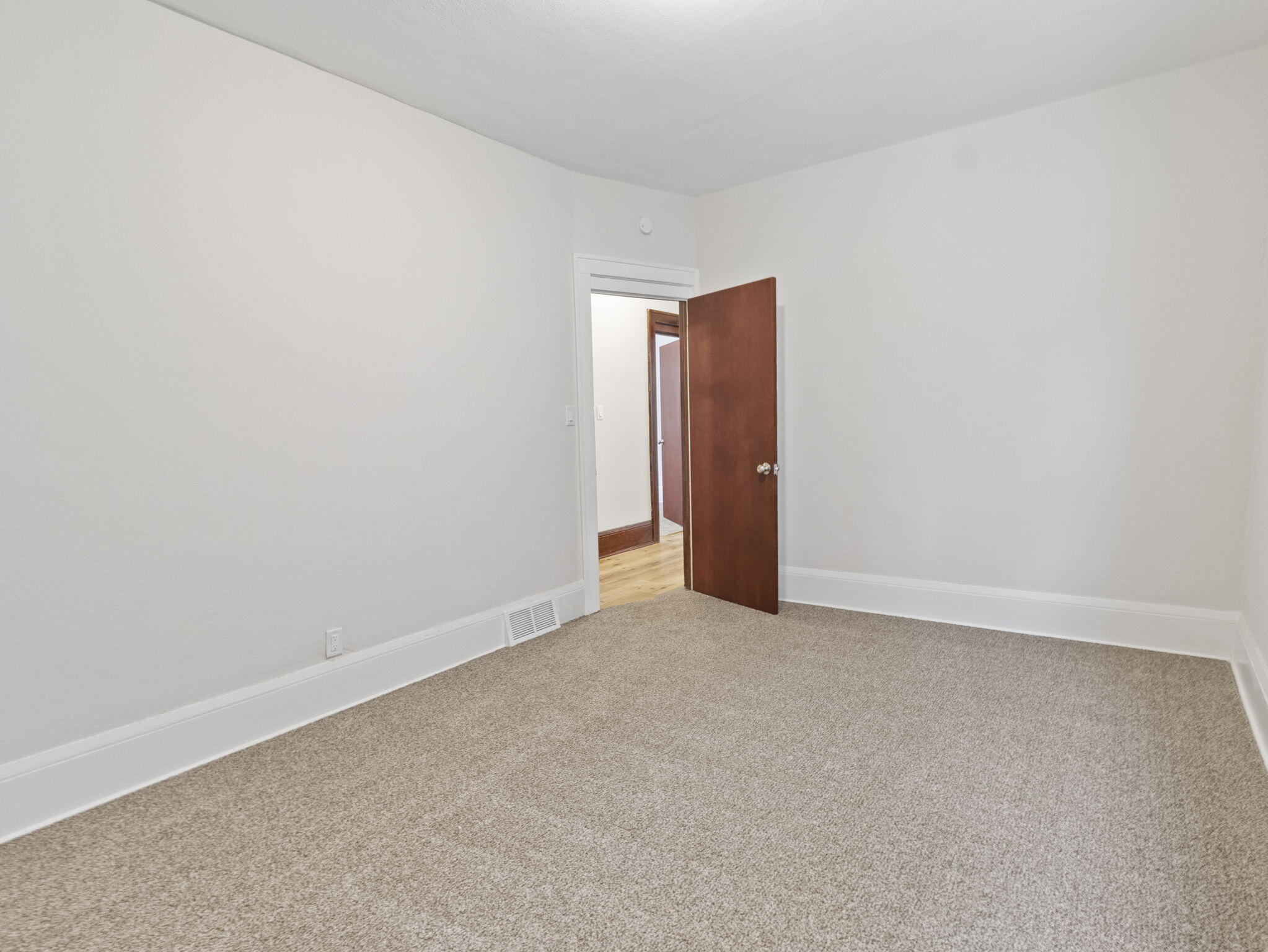 3349 North 16th Street, Unit 3351 Milwaukee, WI 53206 - Photo 26 of 38 12-web-or-mls-IMG_1020