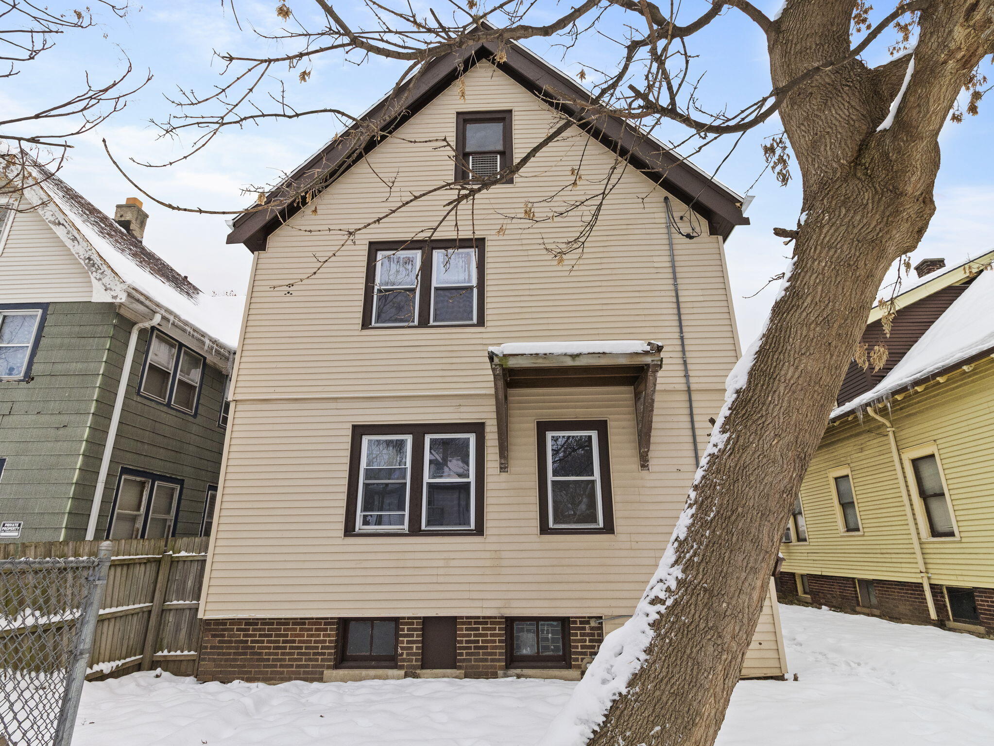 3349 North 16th Street, Unit 3351 Milwaukee, WI 53206 - Photo 35 of 38 37-web-or-mls-IMG_1093