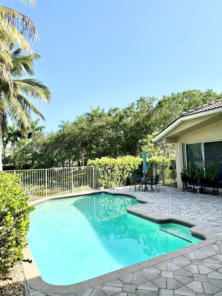 3700 Oak Ridge Lane Weston, FL 33331 - Photo 9 of 19
