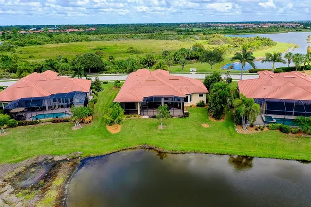 $949,900 | 10742 Ironbridge Drive, Venice, FL 34293