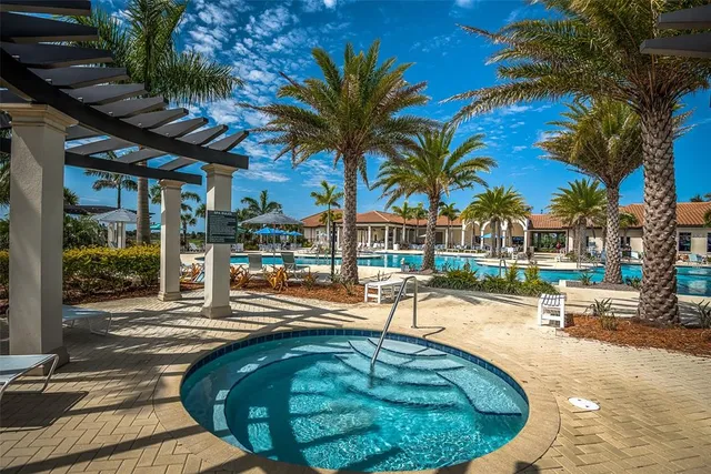 $949,900 | 10742 Ironbridge Drive, Venice, FL 34293