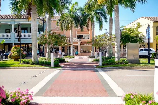 $949,900 | 10742 Ironbridge Drive, Venice, FL 34293