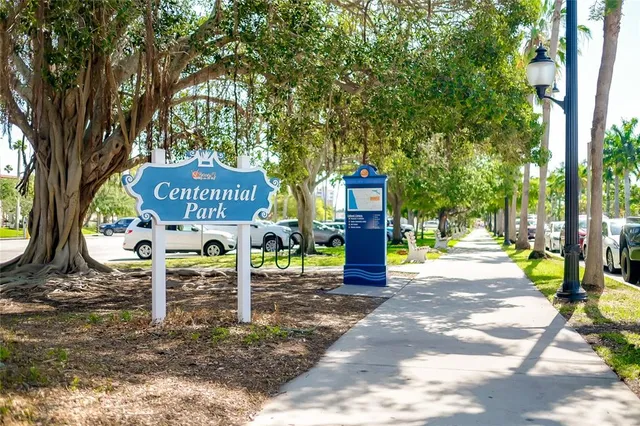 $949,900 | 10742 Ironbridge Drive, Venice, FL 34293