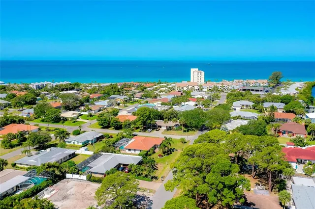 $949,900 | 10742 Ironbridge Drive, Venice, FL 34293