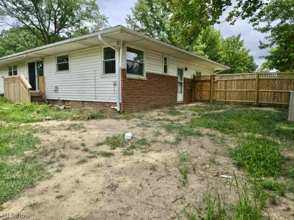 7735 Ragall Parkway Cleveland, OH 44130 - Photo 11 of 32 View of back of house