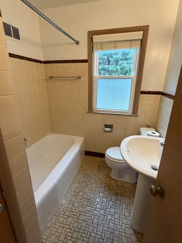 $1,750 | 529 West Olin Avenue, Madison, WI 53715