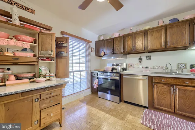 $254,800 | 19 Club Lane, Reading, PA 19607