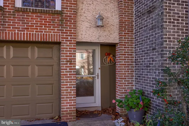 $254,800 | 19 Club Lane, Reading, PA 19607