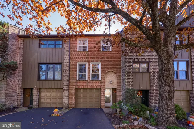 $254,800 | 19 Club Lane, Reading, PA 19607