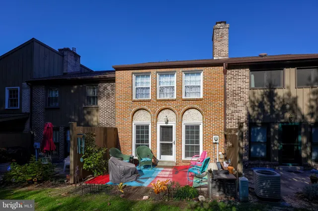 $254,800 | 19 Club Lane, Reading, PA 19607